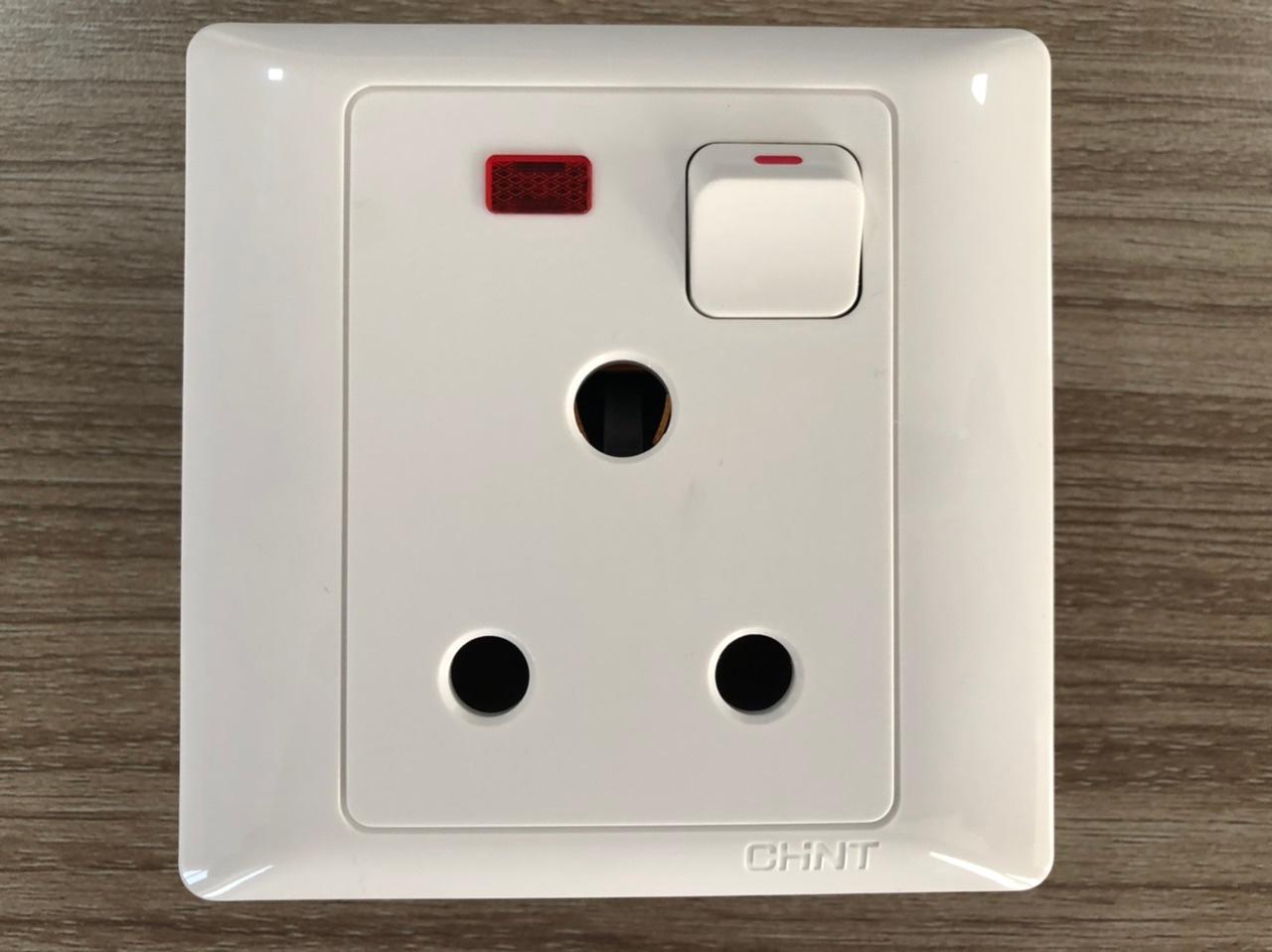 CHINT 15A 1-gang 3-pin Switched socket with indication lamp 250V AC-